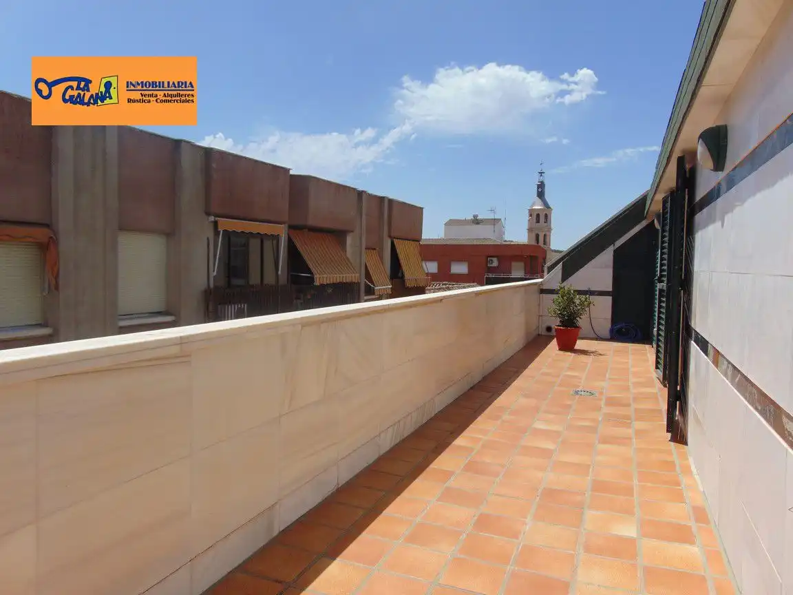 Àtic amb ascensor en venda a Valdepeñas, imagen 2