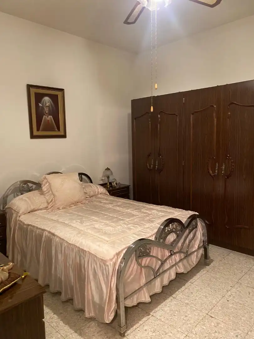 Dormitori de Casa o xalet en venda en Jaén amb Terrassa, Moblat i Balcó