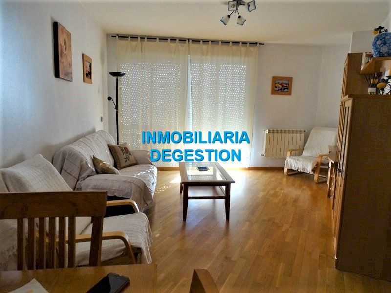 Living room of Flat for sale in Linares  with Air Conditioner, Heating and Parquet flooring