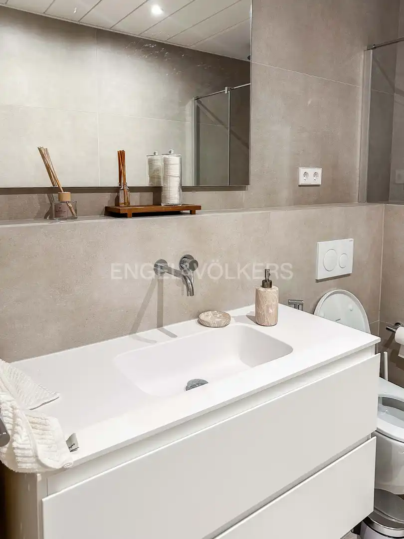 Baño de Piso de alquiler en Barcelona con Aire acondicionado, Calefacción y Trastero