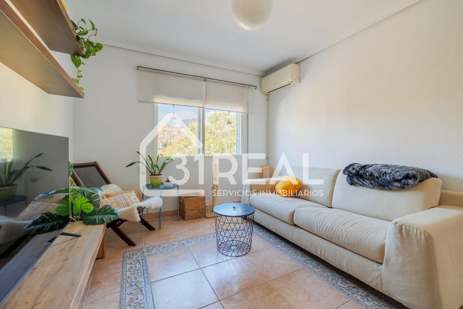Sala de estar de Piso en venta en  Madrid Capital con Aire acondicionado