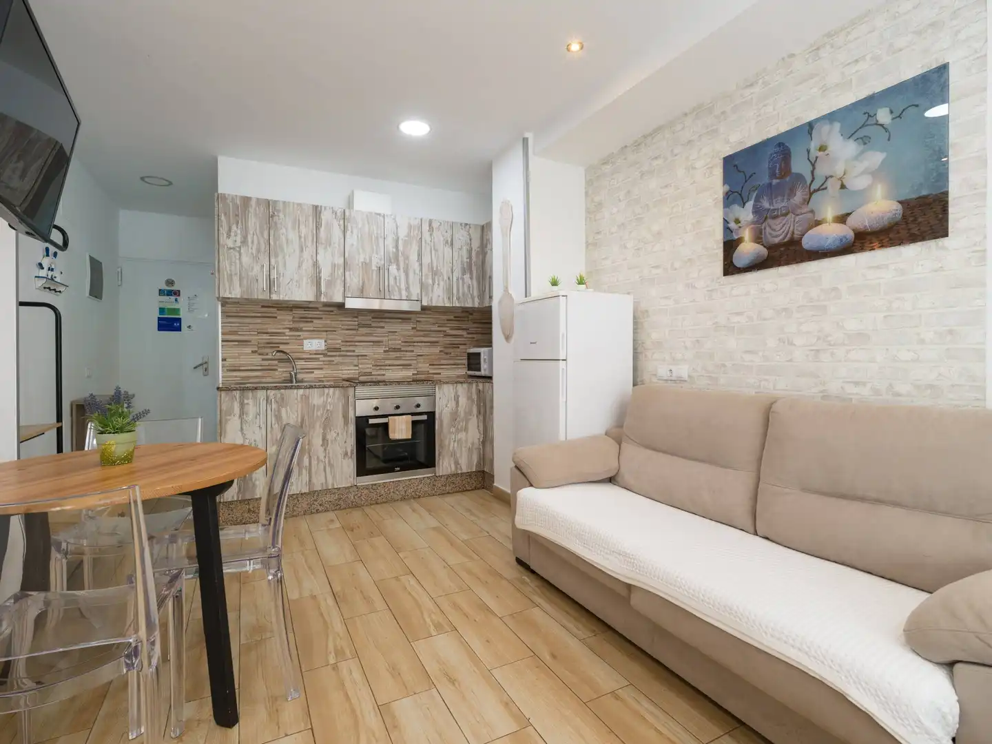Sala d'estar de Estudi en venda en Las Palmas de Gran Canaria amb Terrassa, Moblat i Balcó