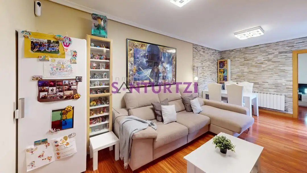Sala de estar de Piso en venta en Santurtzi  con Calefacción, Terraza y Trastero