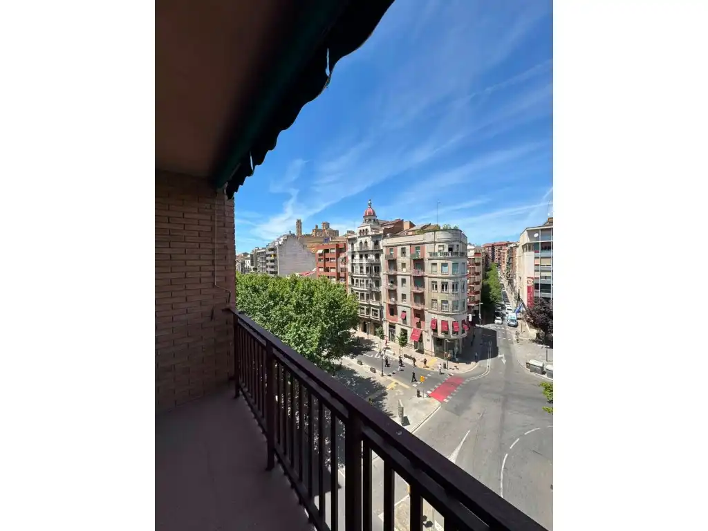 Vista exterior de Piso en venta en Lleida