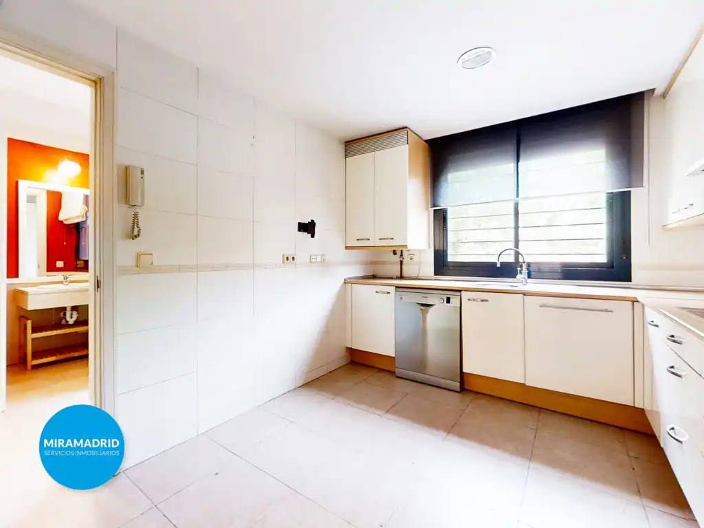 Cocina de Casa adosada en venta en Paracuellos de Jarama con Aire acondicionado