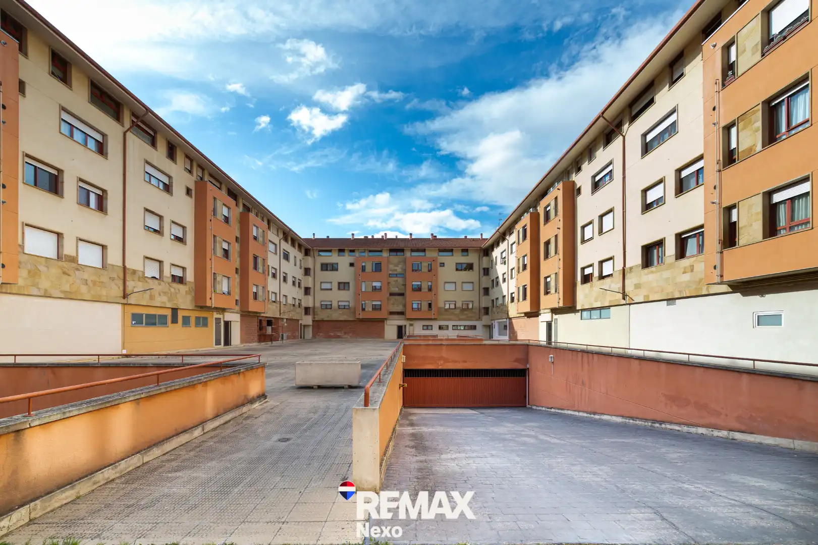 Vista exterior de Piso en venta en Arroyo de la Encomienda con Calefacción, Parquet y Trastero