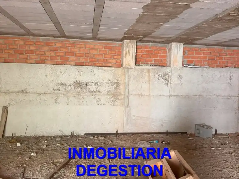 Casa adosada en venda en Linares amb Terrassa i Balcó