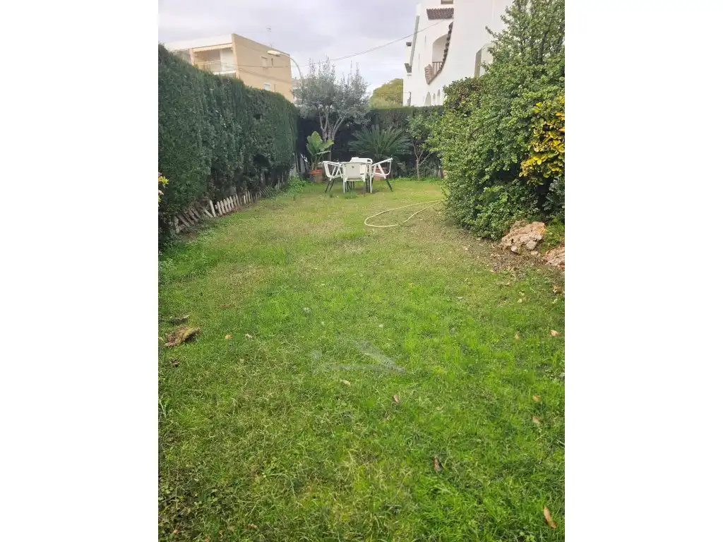 Jardí de Casa o xalet en venda en Cunit amb Aire condicionat i Jardí privat