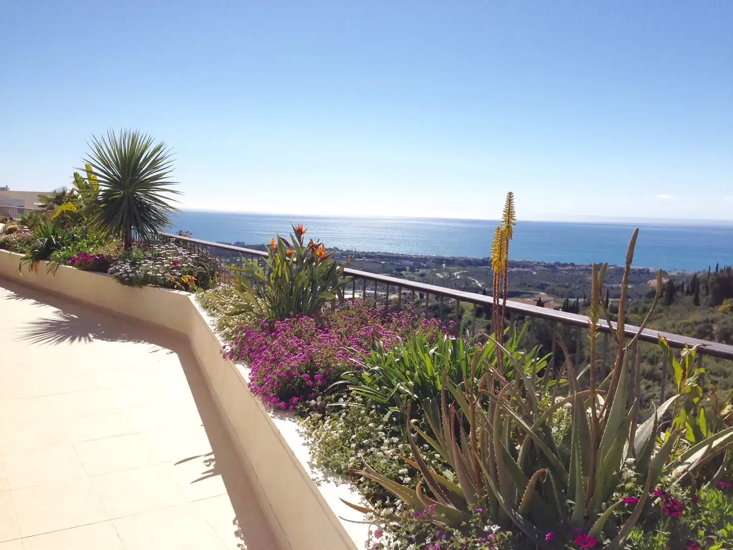 Garden of Apartments for sale in Marbella  with Air Conditioner, Terrace and Storage room