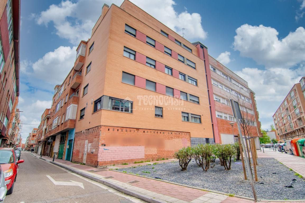 Vista exterior de Pis en venda en Valladolid Capital amb Aire condicionat, Calefacció i Parquet