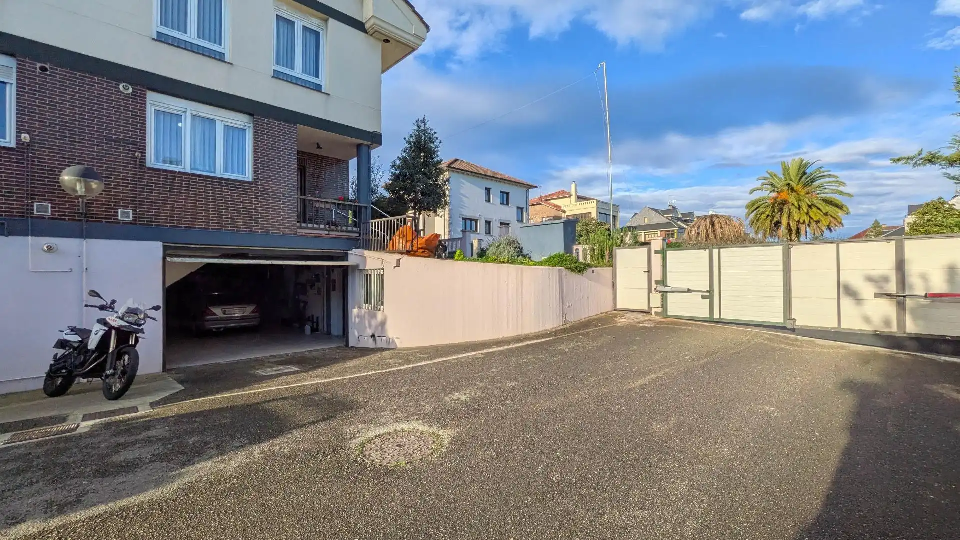 Parking de Casa adosada en venta en Camargo con Calefacción, Jardín privado y Terraza