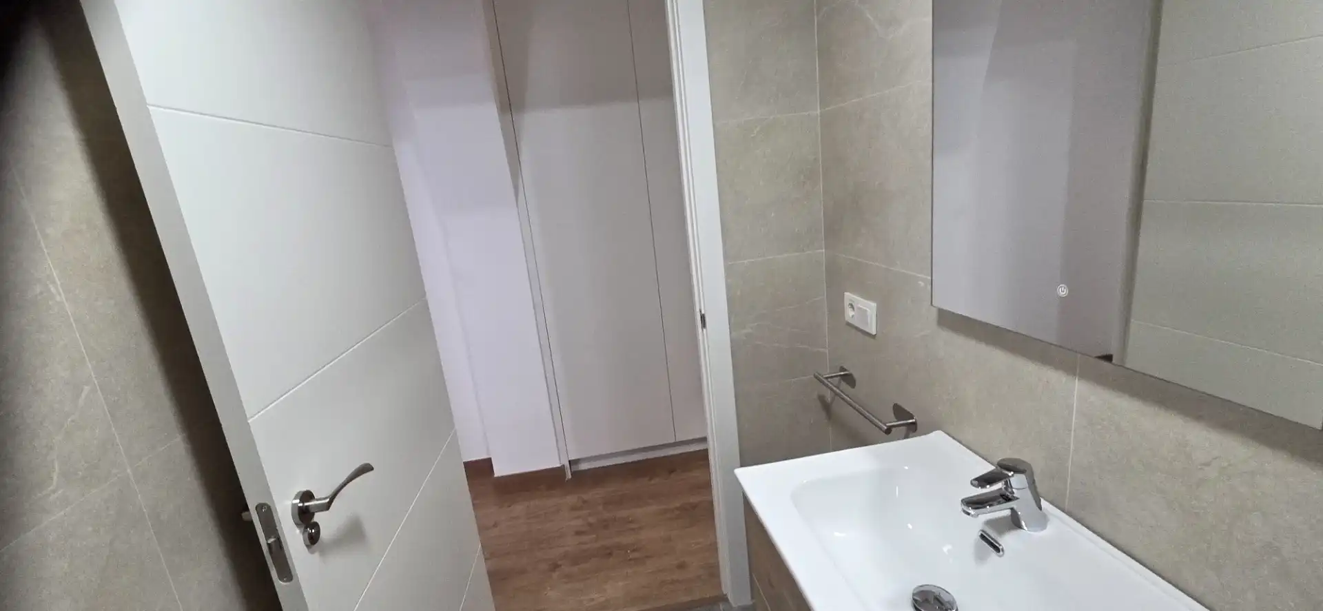 Bathroom of Flat for rent in Elda  with Furnished, Oven and Washing machine