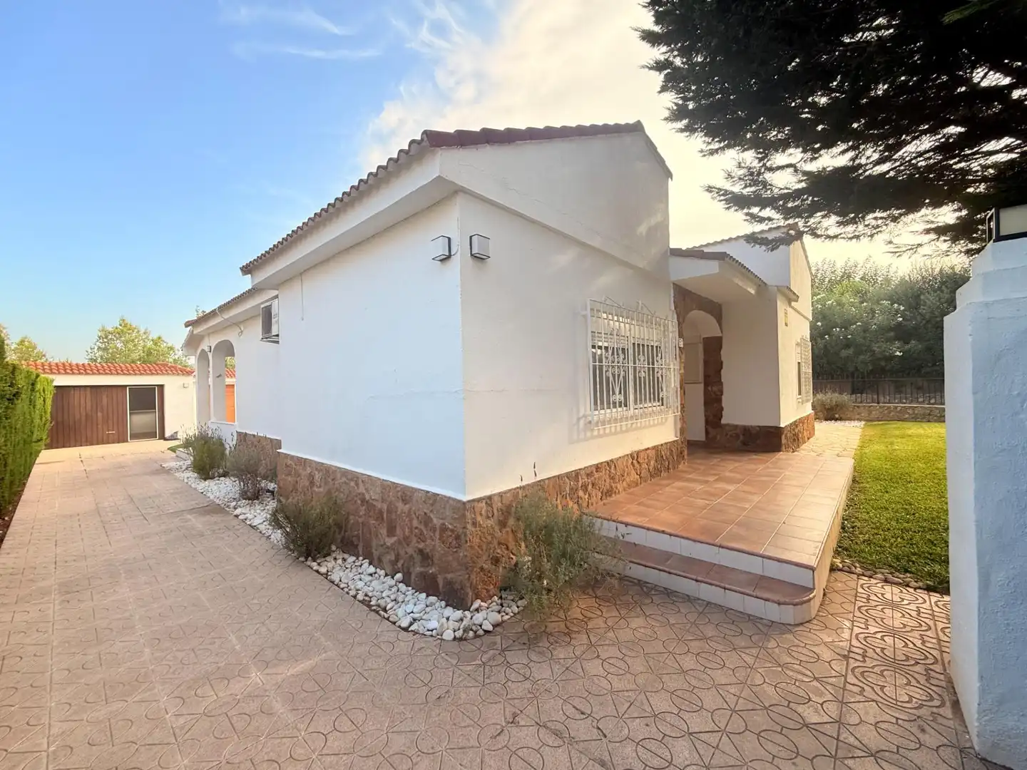 Vista exterior de Casa o chalet en venta en Carlet con Aire acondicionado, Calefacción y Jardín privado