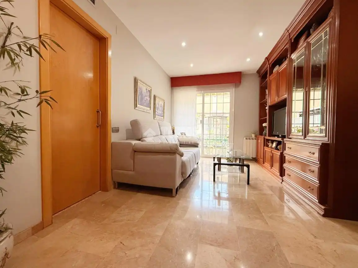 Sala de estar de Piso en venta en Sant Boi de Llobregat con Aire acondicionado, Calefacción y Terraza