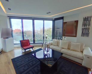 Living room of Flat for sale in  Madrid Capital  with Air Conditioner, Terrace and Balcony