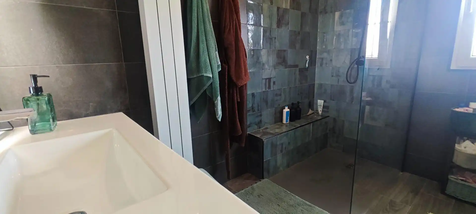 Bathroom of Houses for sale in Los Arenales del Sol