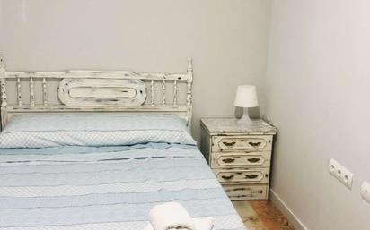 Bedroom of Flat to share in  Sevilla Capital  with Air Conditioner and Terrace