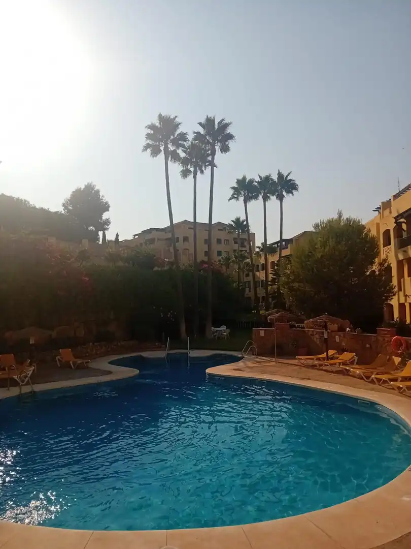 Schwimmbecken von Dachboden zum Verkauf in Mijas mit Privatgarten, Terrasse und Gemeinschaftspool