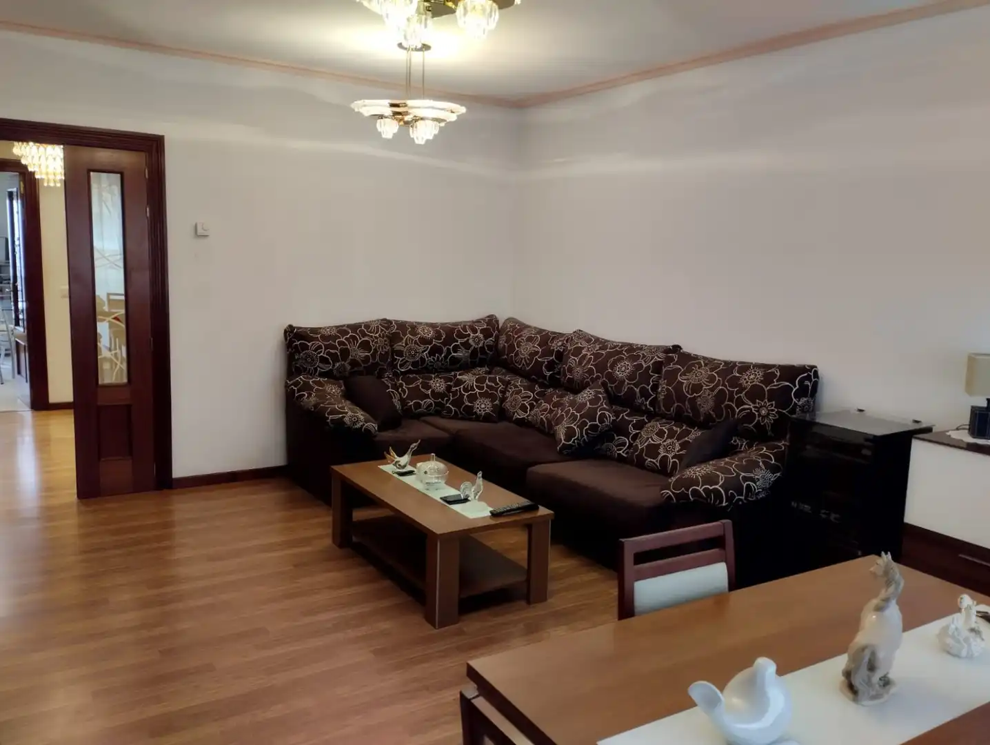 Sala d'estar de Pis en venda en  Logroño amb Calefacció, Parquet i Moblat