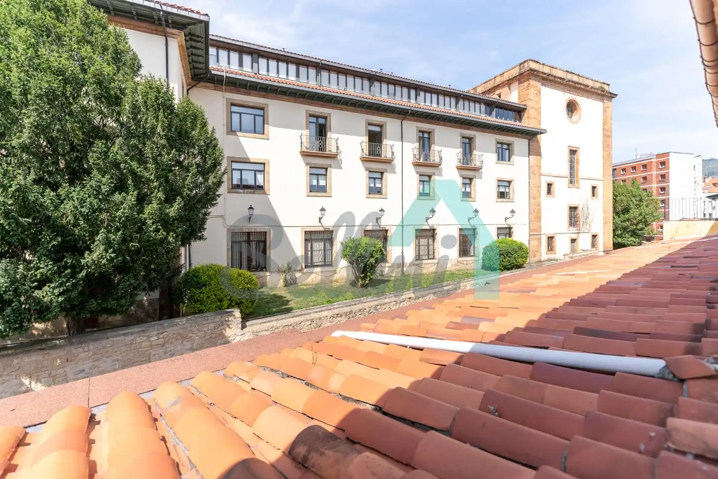 Vista exterior de Piso de alquiler en Oviedo  con Calefacción, Parquet y Amueblado