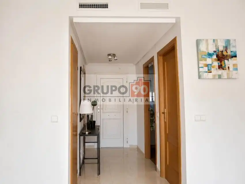 Einfamilien-Reihenhaus zur Miete in Chiva mit Privatgarten, Terrasse und Schwimmbad