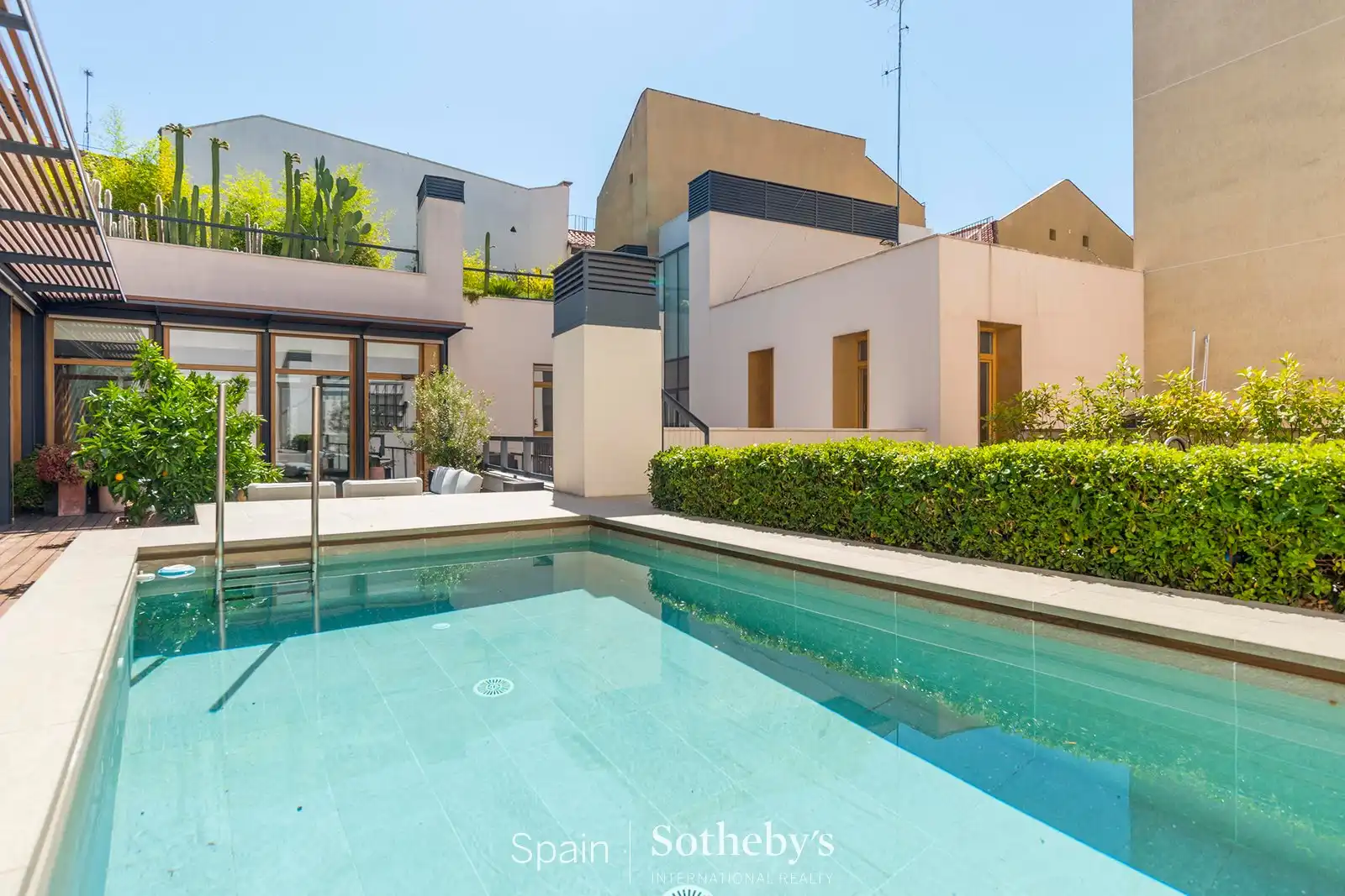 Piscina de Ático en venta en Madrid con Aire acondicionado, Calefacción y Jardín privado