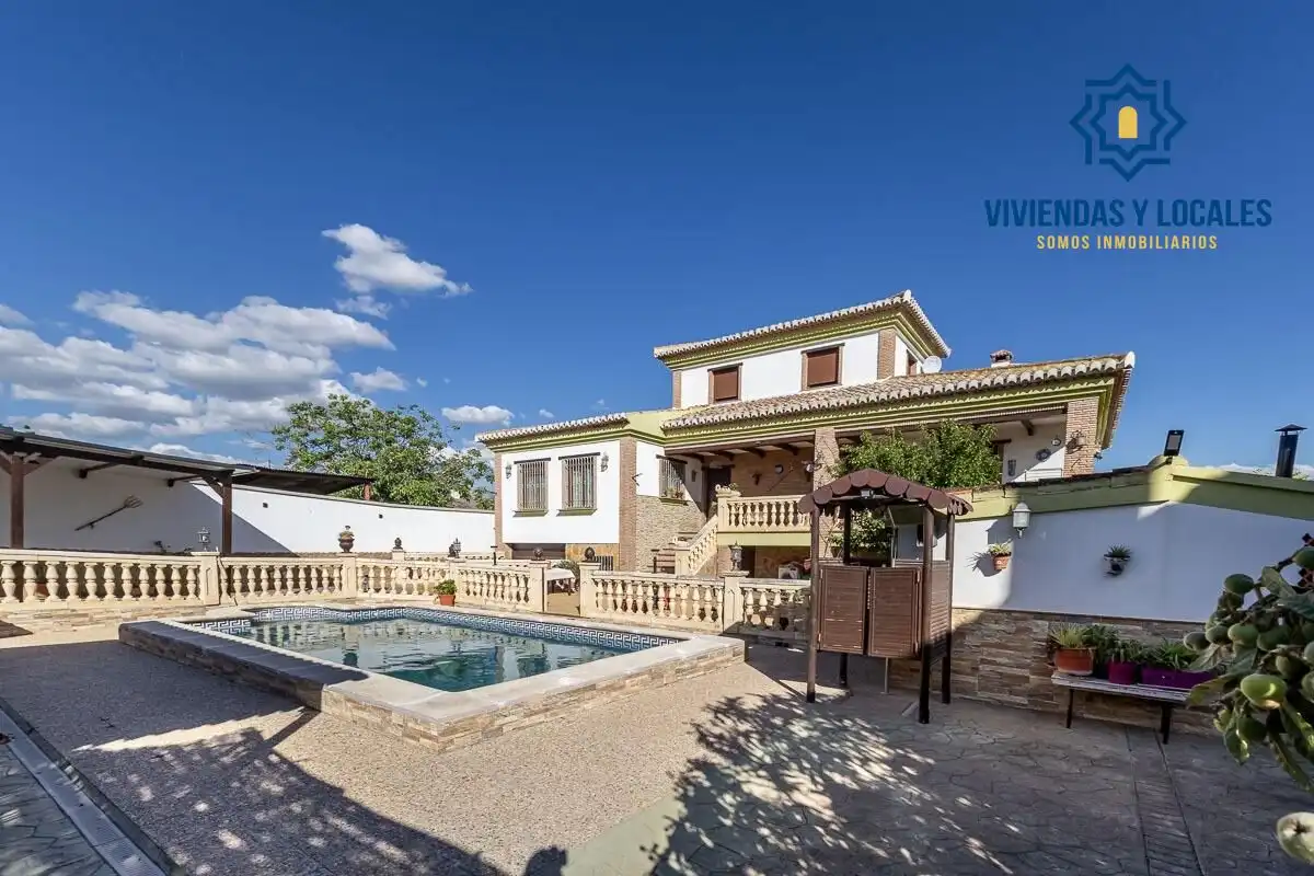 Villa mit Pool zum Verkauf in Albolote