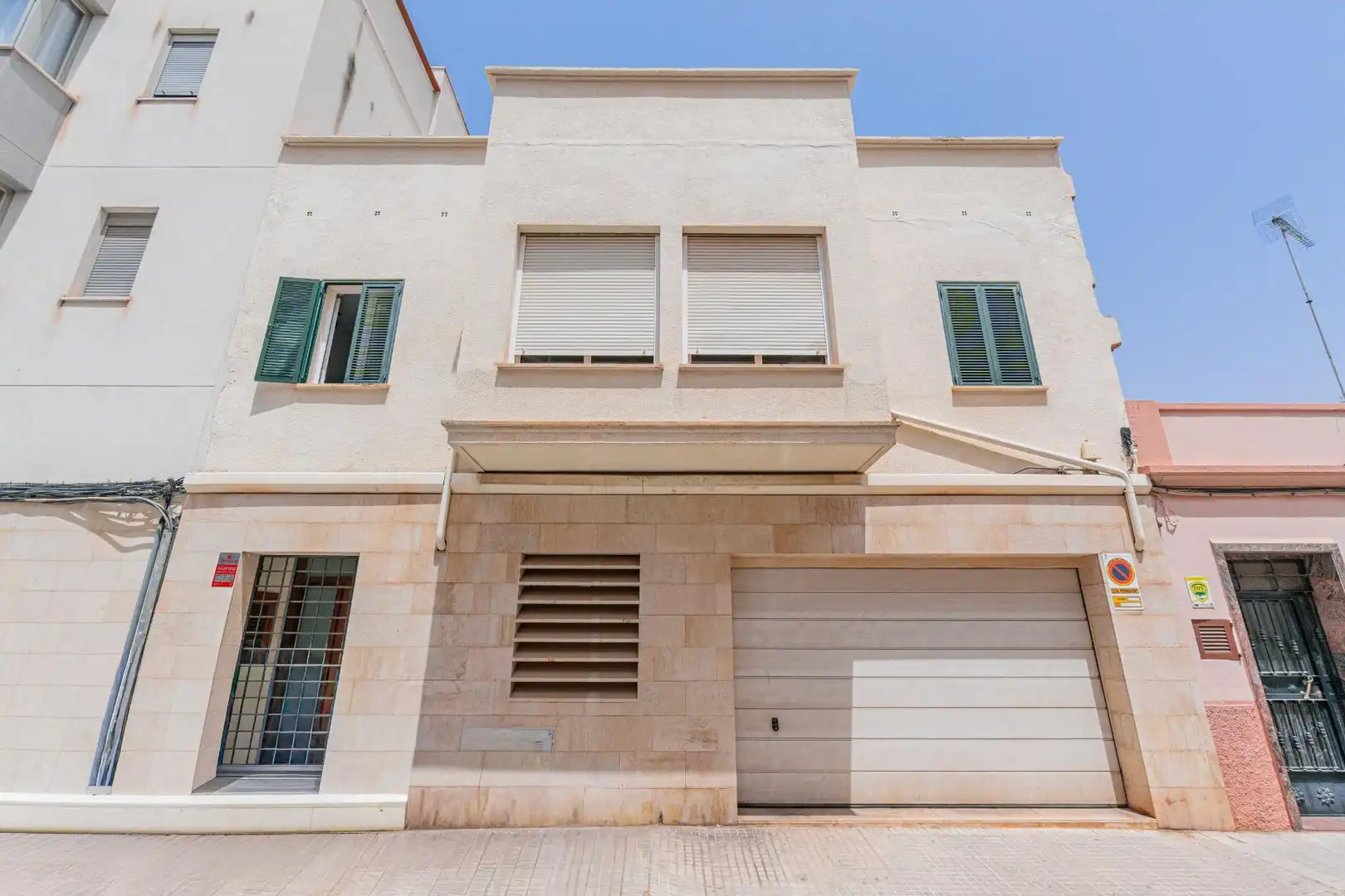 Vista exterior de Casa adosada en venda en  Palma de Mallorca amb Aire condicionat, Calefacció i Terrassa