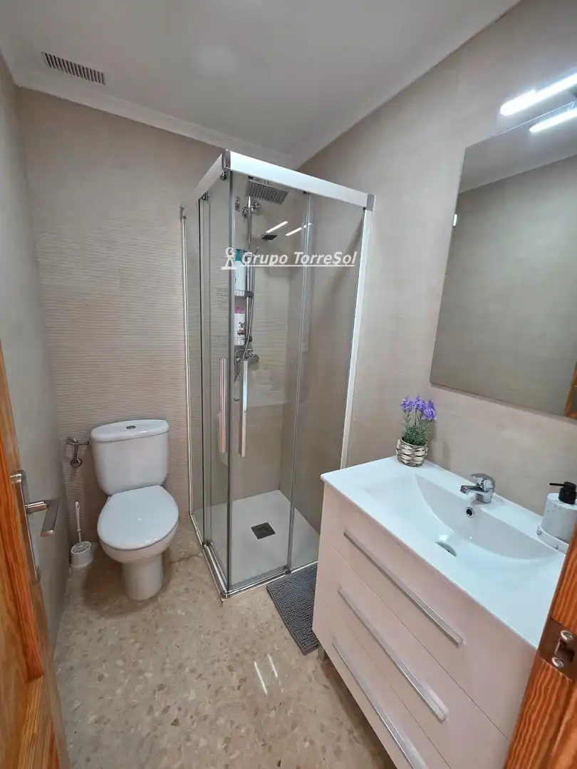 Bathroom of Flat for sale in Elche / Elx  with Air Conditioner, Heating and Terrace