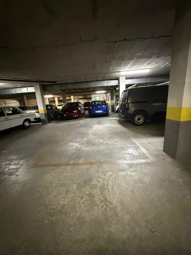 Parking of Flat for sale in Granada  with Air Conditioner, Heating and Furnished