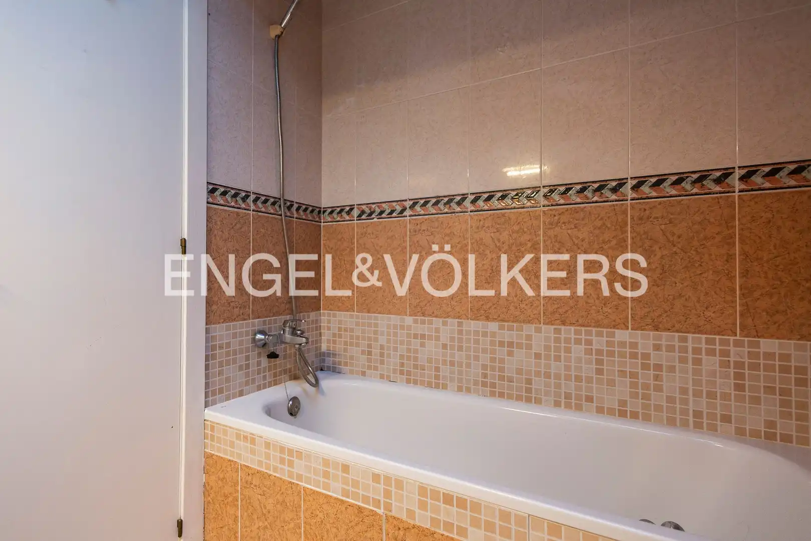 Baño de Casa o chalet en venta en Vallirana con Calefacción, Jardín privado y Parquet