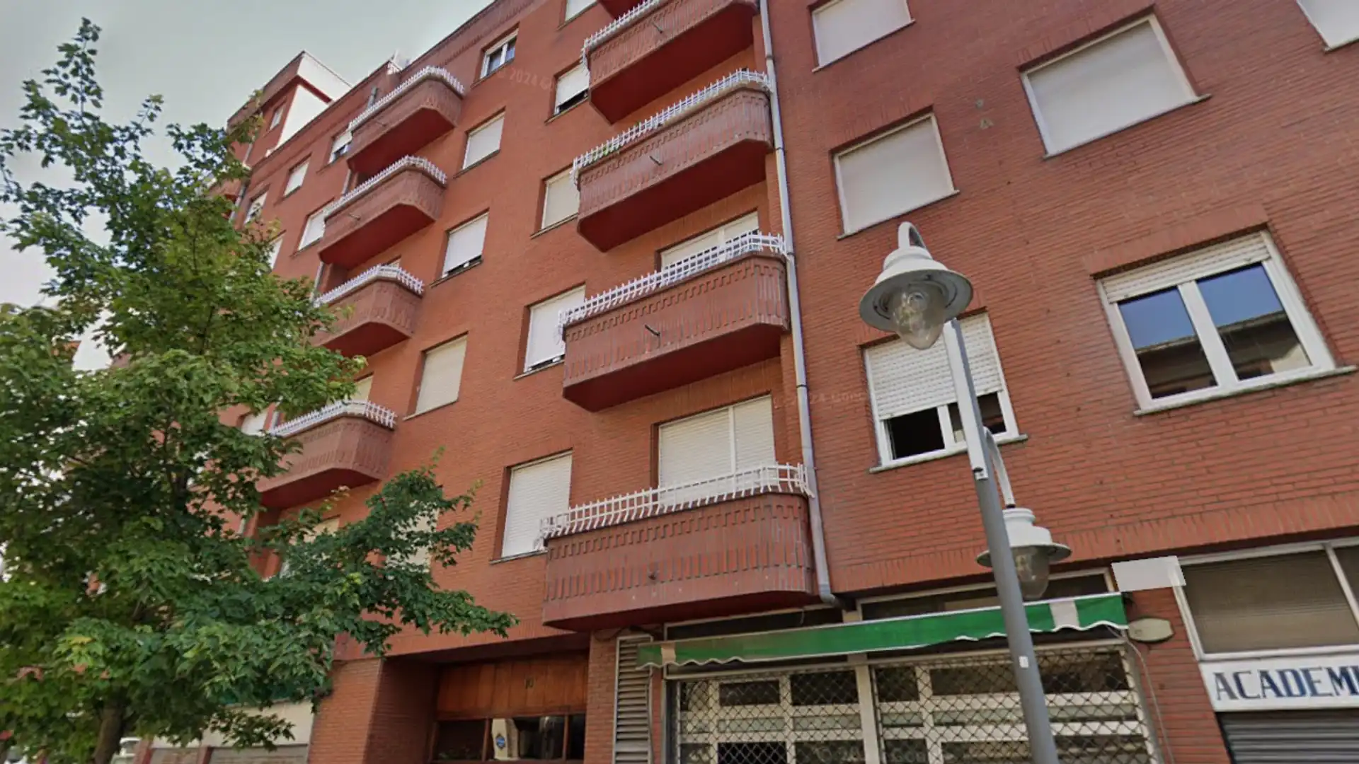 Vista exterior de Piso en venta en Bilbao  con Balcón
