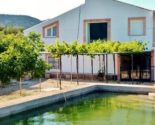 Piscina de Finca rústica en venda en Castalla amb Calefacció, Jardí privat i Terrassa