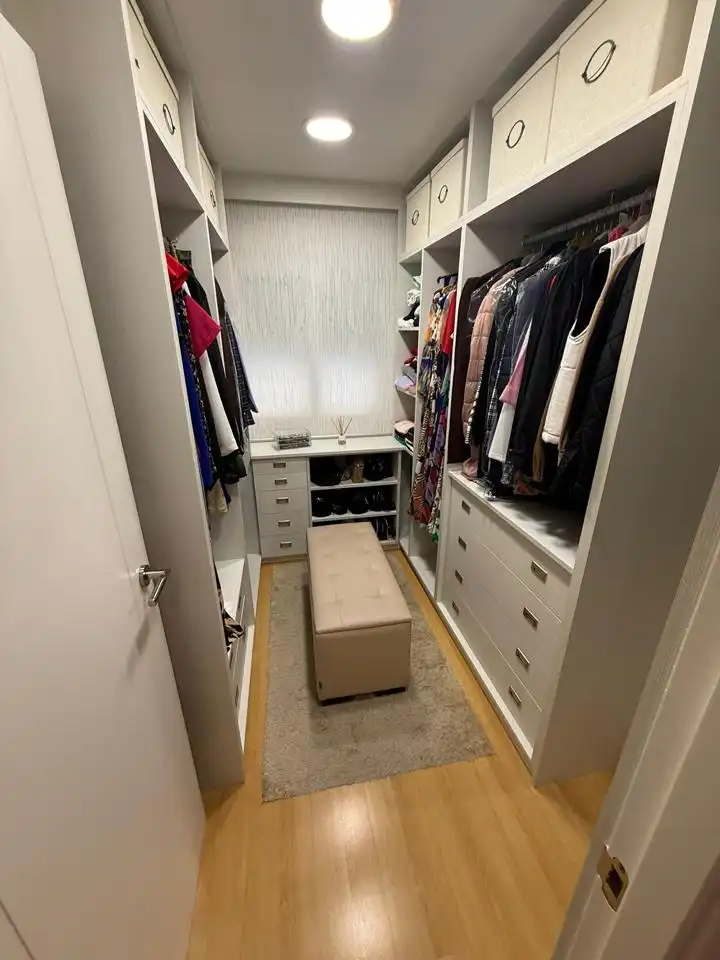 Wohnung zum Verkauf in Málaga mit Klimaanlage und Terrasse