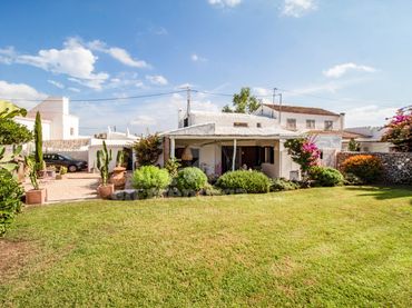 Casa rustica con giardino in vendita a Llucmaçanes