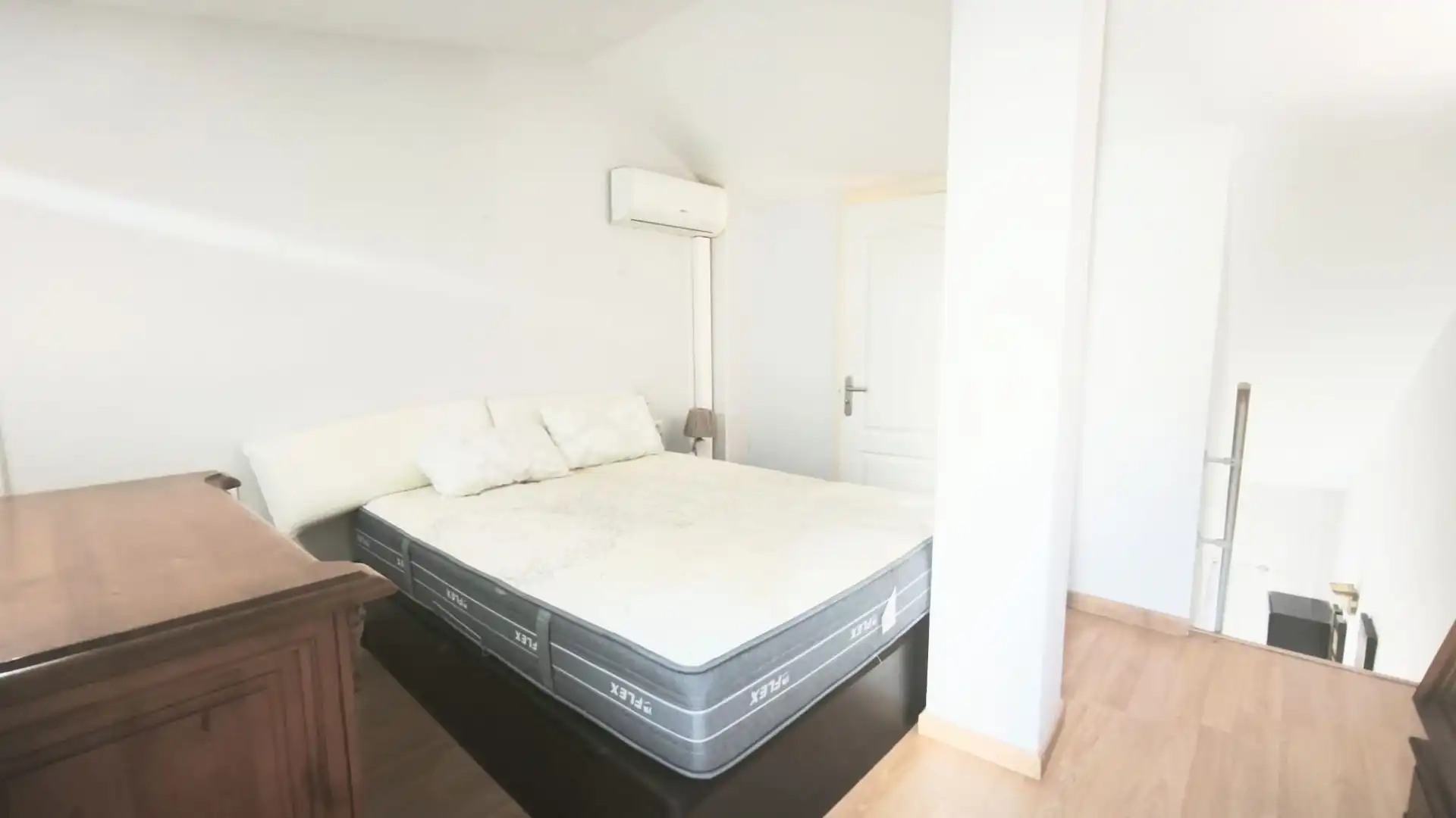 Habitación de Ático en venta en Málaga con Aire acondicionado, Terraza y Trastero