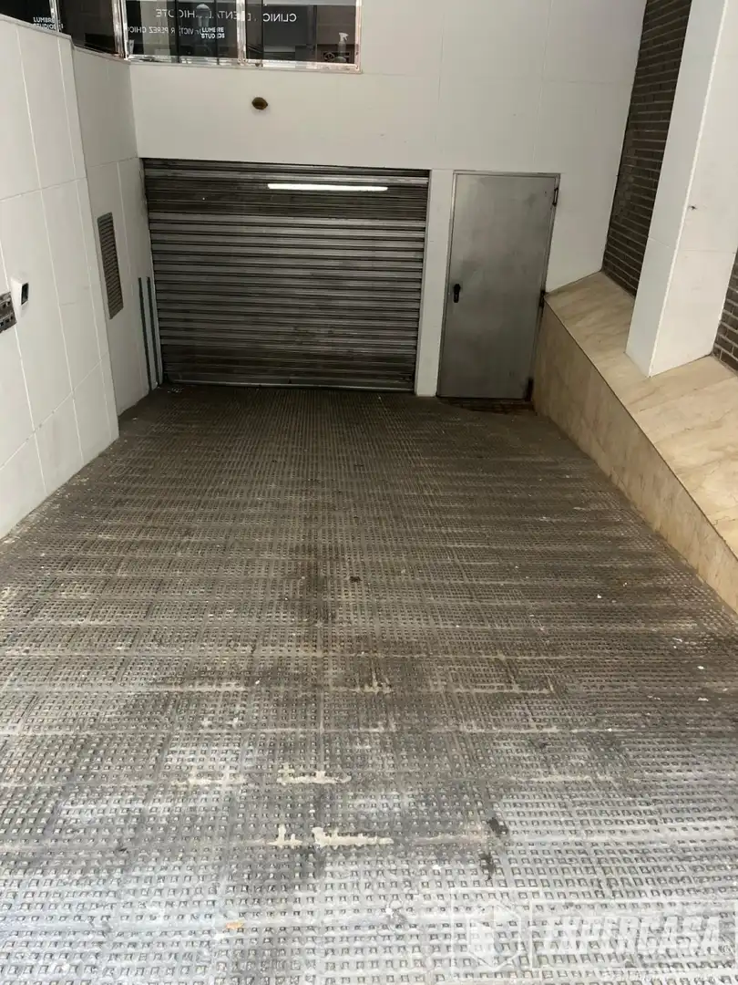 Parkplatz von Garage zum Verkauf in Valencia
