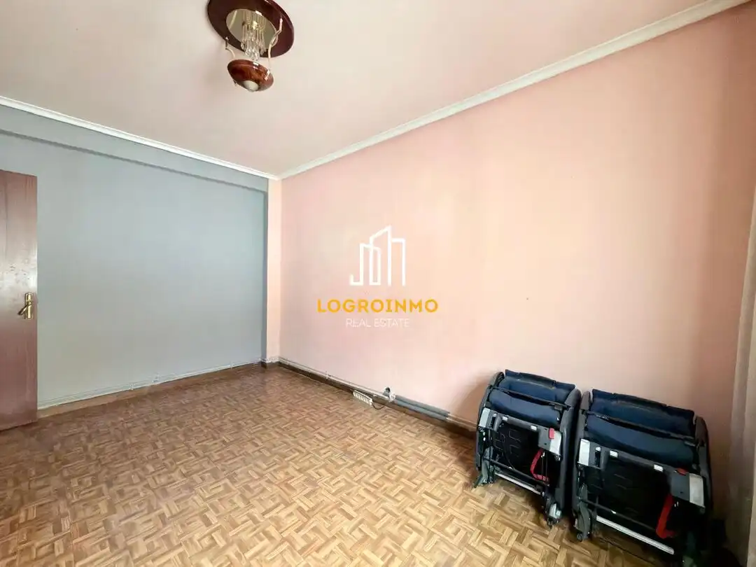 Piso en venta en  Logroño con Calefacción y Balcón