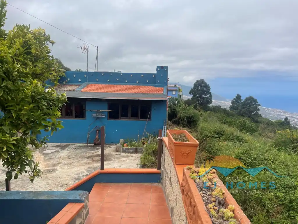 Exterior view of Country homes for sale in La Orotava