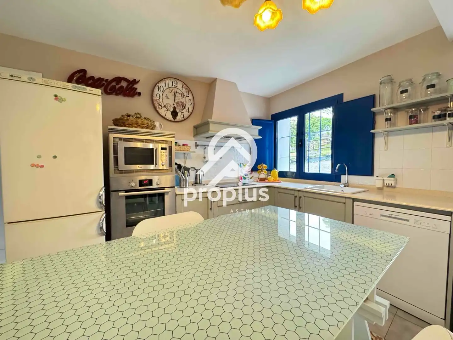 Cocina de Casa o chalet en venta en Ribadesella con Calefacción, Jardín privado y Terraza