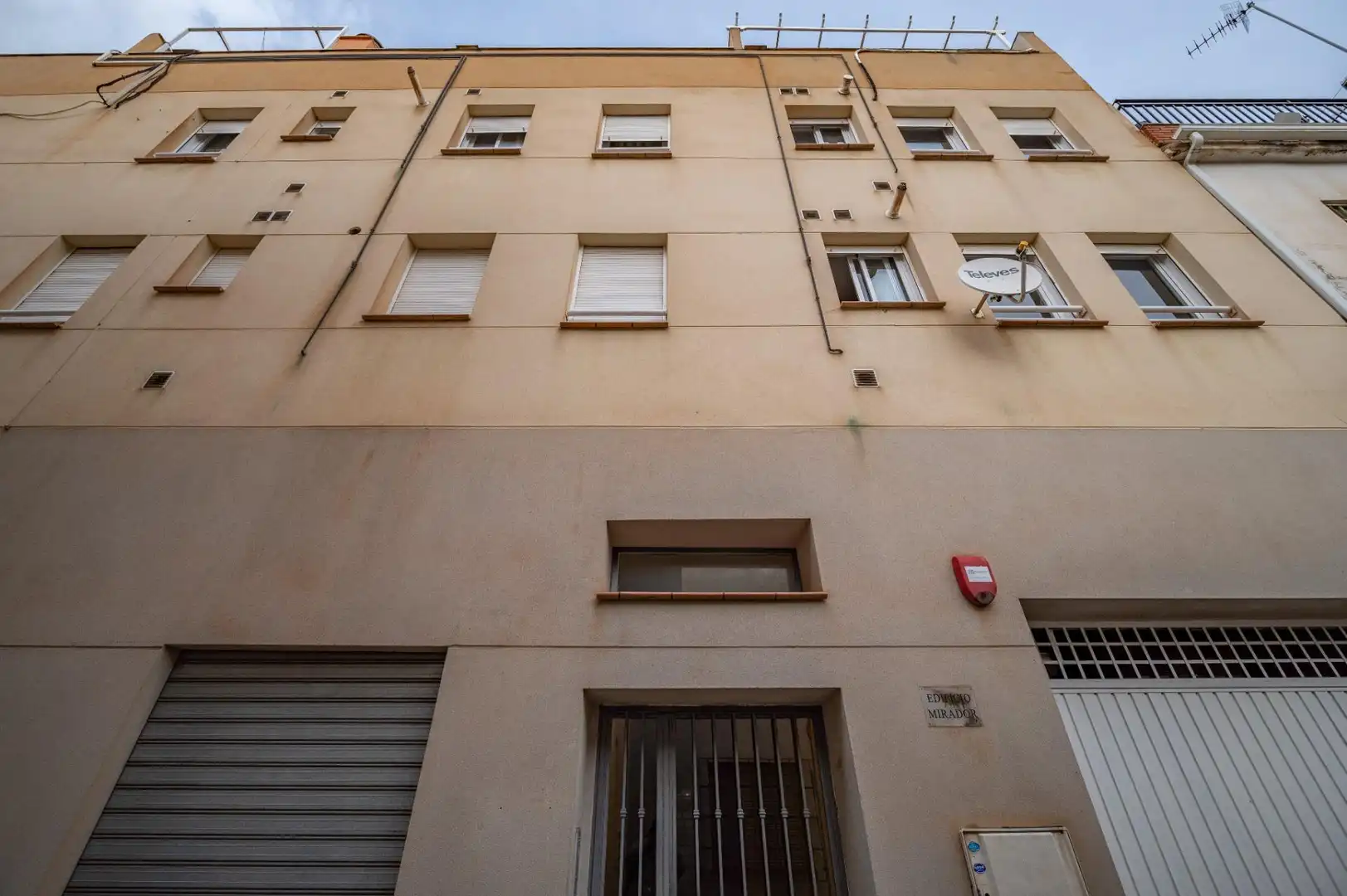 Außenansicht von Wohnung zum Verkauf in Huétor Vega mit Terrasse