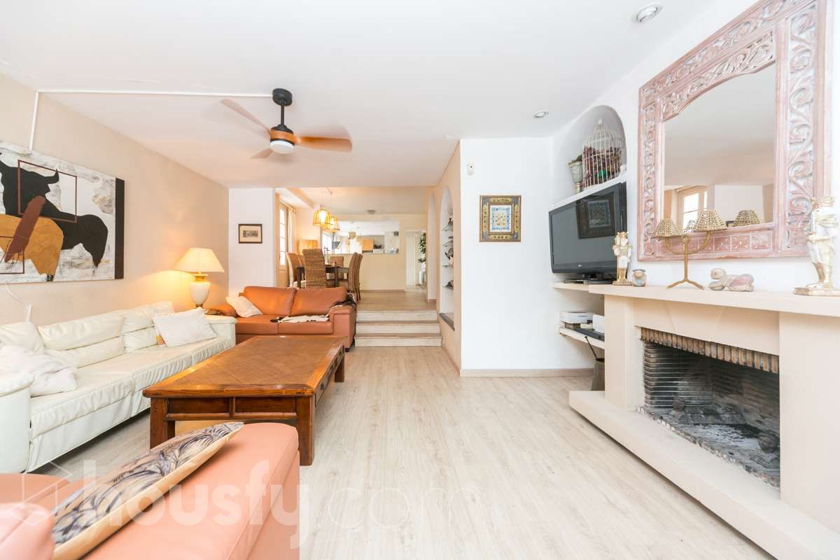 Living room of House or chalet for sale in Sitges  with Air Conditioner, Heating and Private garden