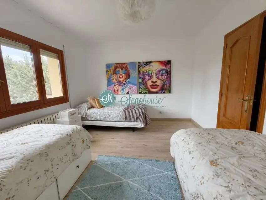 Bedroom of Houses for sale in Segovia  with Heating