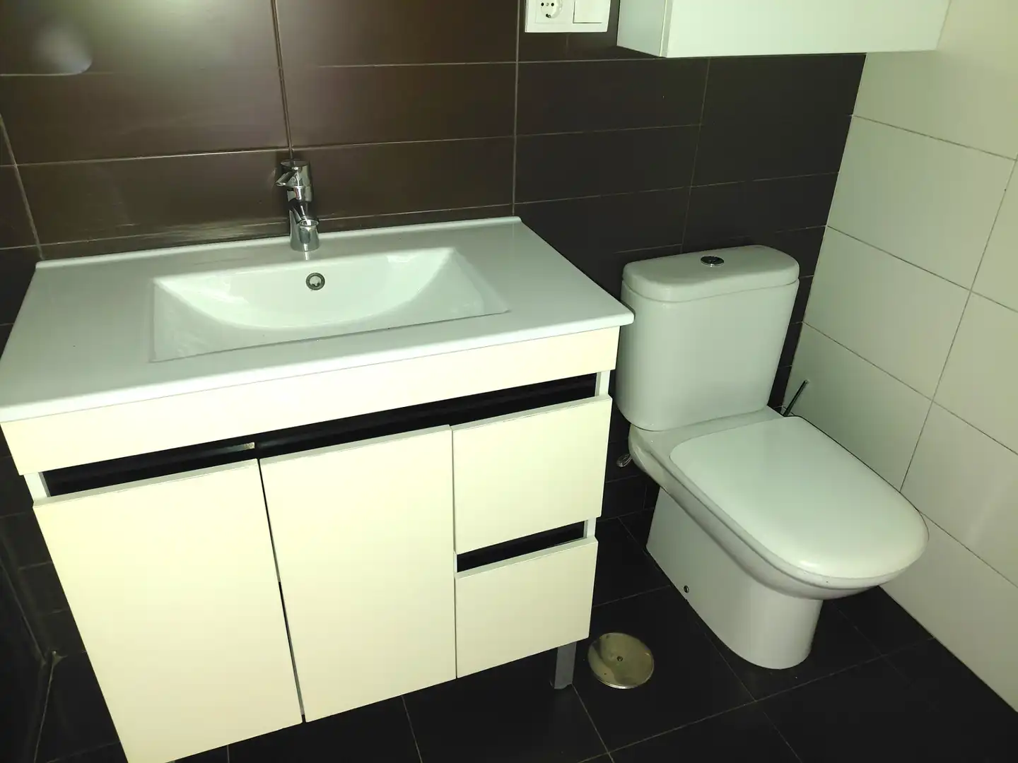 Baño de Piso en venta en Oleiros con Calefacción, Parquet y Trastero