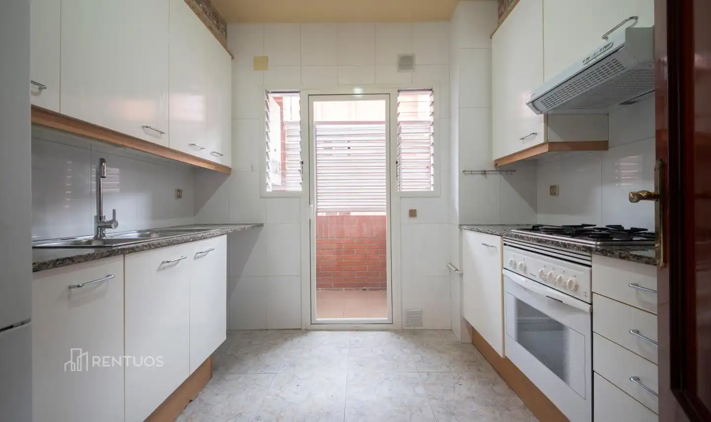 Küche von Wohnung zur Miete in Sant Joan Despí mit Parkett, Abstellraum und Möbliert
