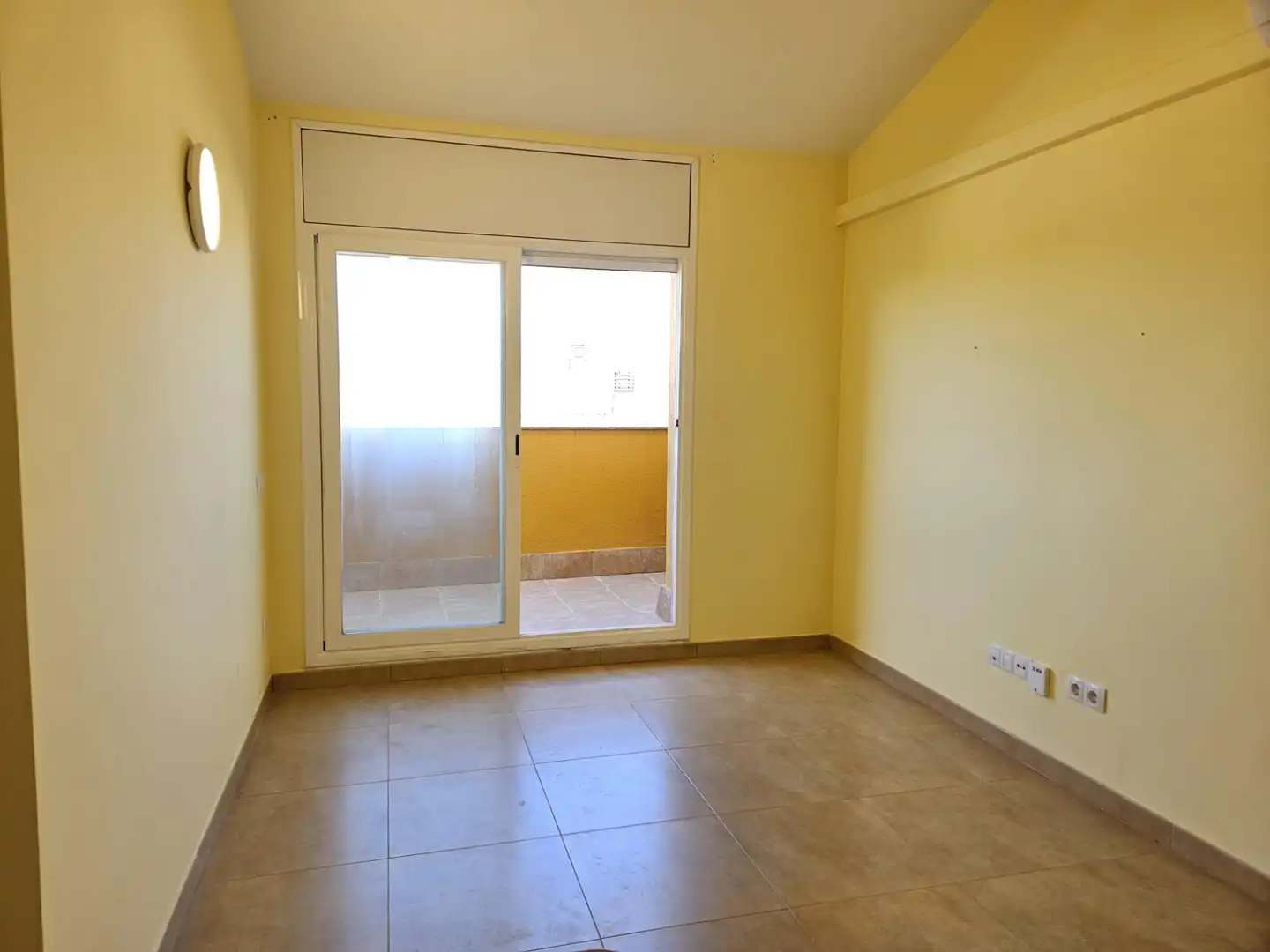Habitación de Ático en venta en Torrelavit con Calefacción y Balcón