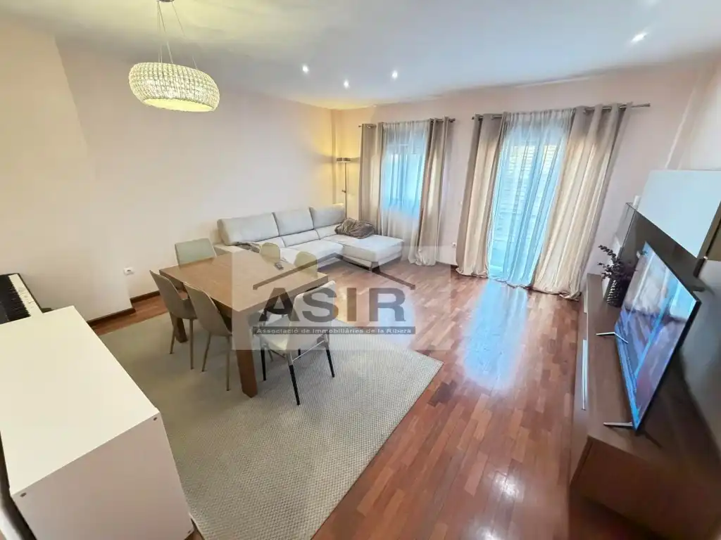 Sala d'estar de Pis en venda en Alzira amb Aire condicionat i Terrassa