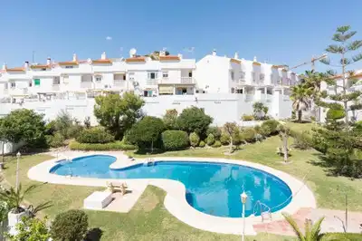 Jardín de Casa adosada en venta en Benalmádena con Aire acondicionado, Calefacción y Jardín privado