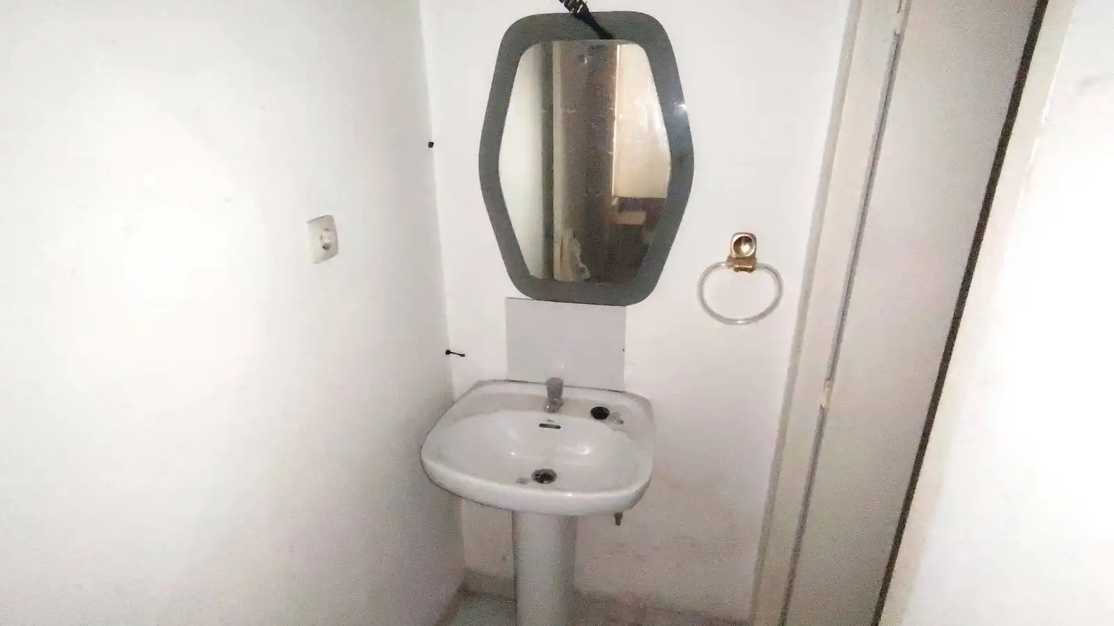 Baño de Local en venta en Coslada