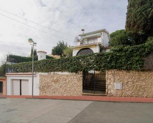 Vista exterior de Casa o xalet en venda en Sant Pere de Ribes amb Jardí privat, Terrassa i Traster